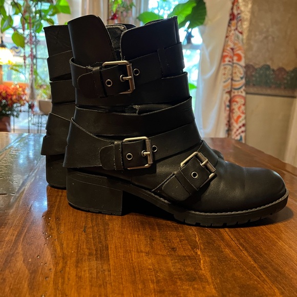Adam Tucker Black leather  Buckle Ankle Boots - Picture 6 of 7